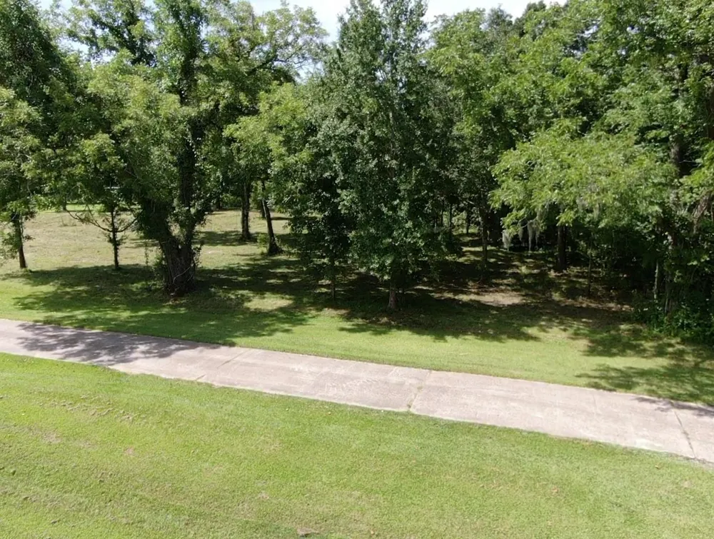 130 Sally Lake Court Angleton, TX 77515
