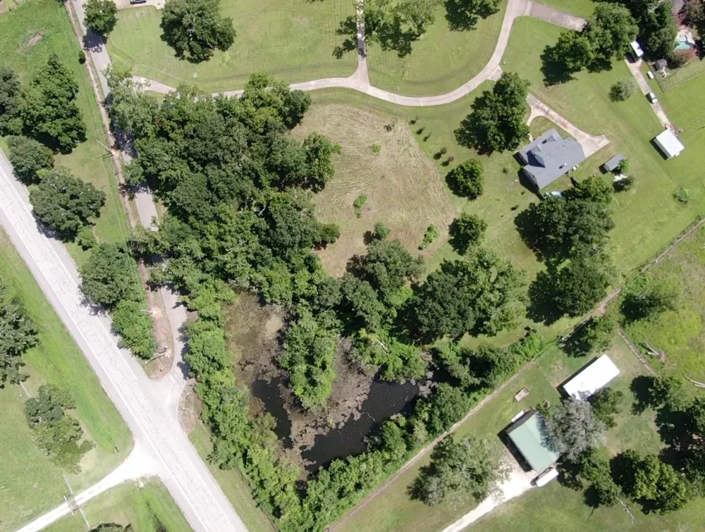 130 Sally Lake Court Angleton, TX 77515