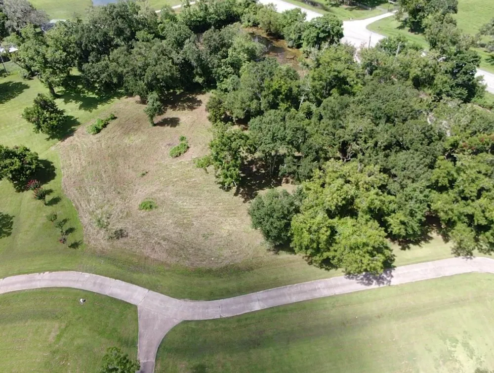 130 Sally Lake Court Angleton, TX 77515