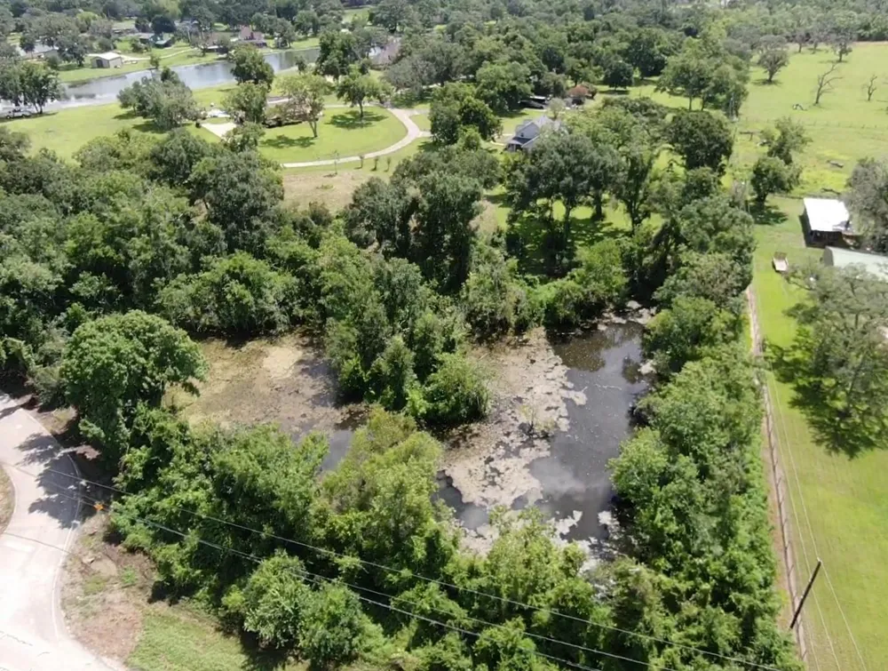 130 Sally Lake Court Angleton, TX 77515
