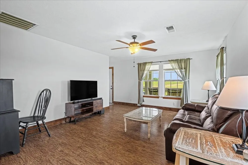 8233 Quebe Road Brenham, TX 77833