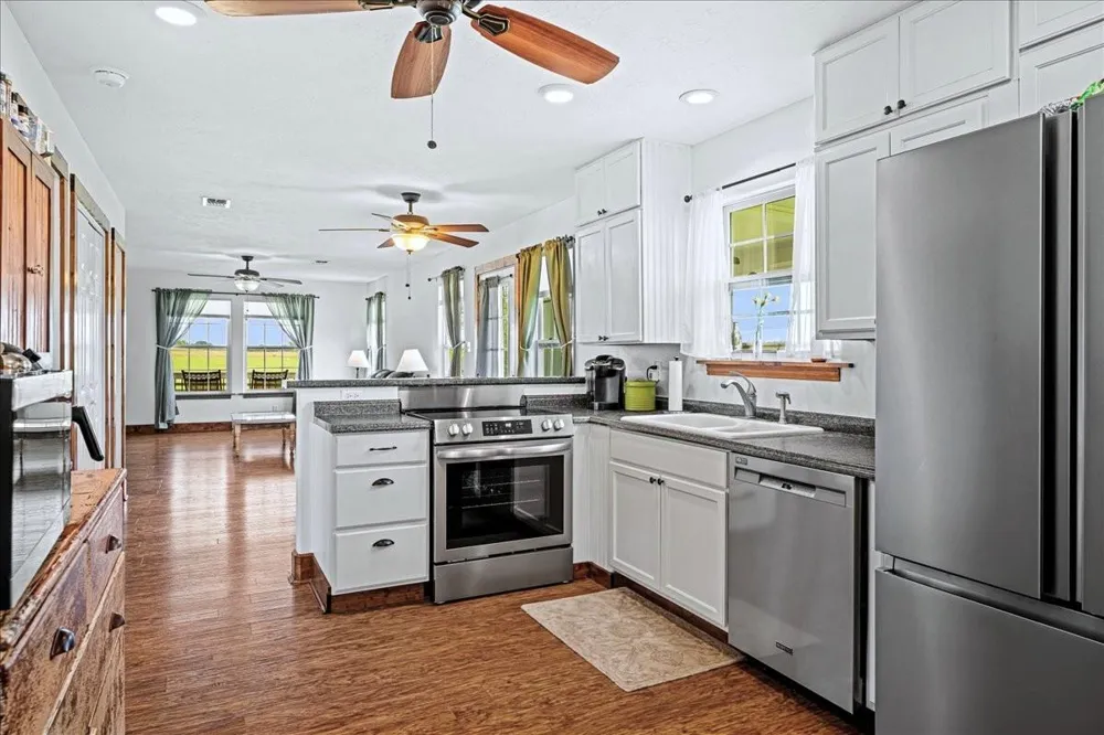 8233 Quebe Road Brenham, TX 77833