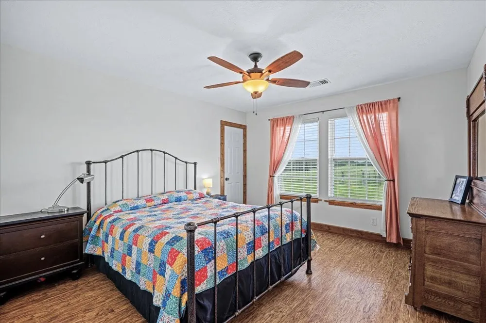 8233 Quebe Road Brenham, TX 77833