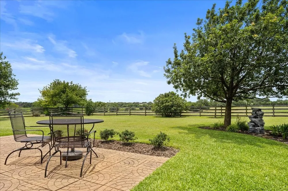 8233 Quebe Road Brenham, TX 77833