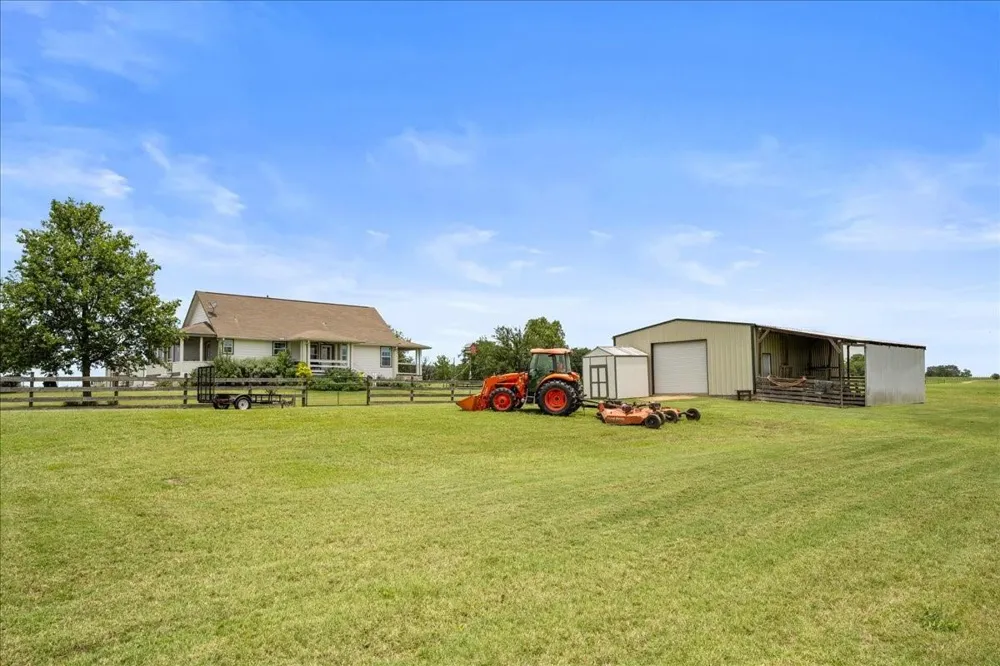 8233 Quebe Road Brenham, TX 77833