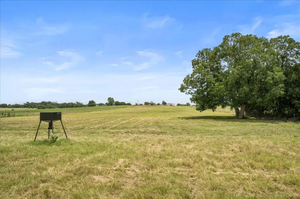 8233 Quebe Road Brenham, TX 77833