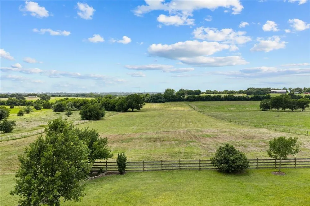 8233 Quebe Road Brenham, TX 77833