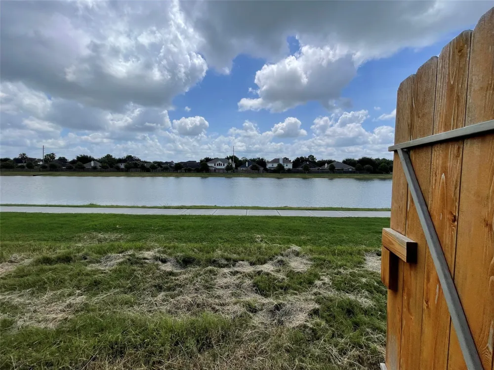 6515 James Michael Drive Rosharon, TX 77583