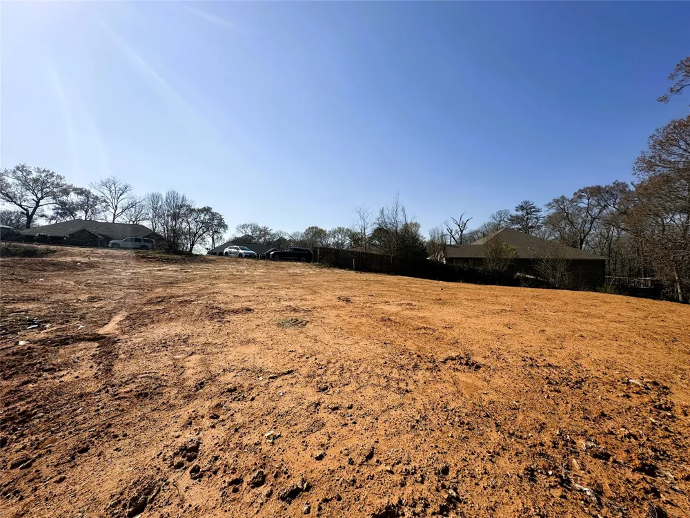 110 Elmwood Ct Palestine, TX 75801