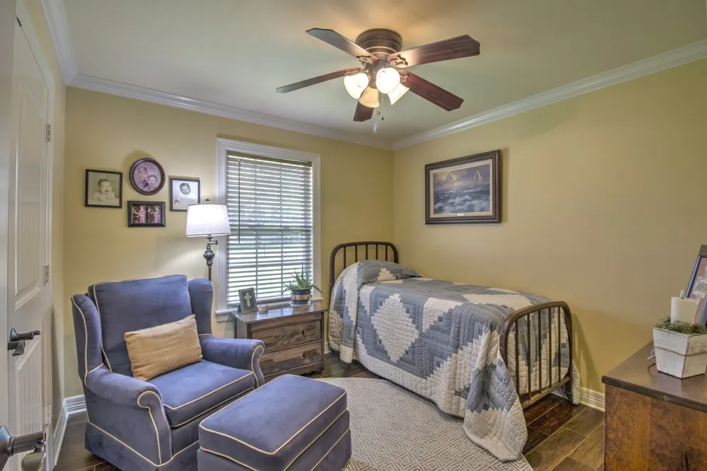 112 Sequoya Drive Lake Kiowa, TX 76240