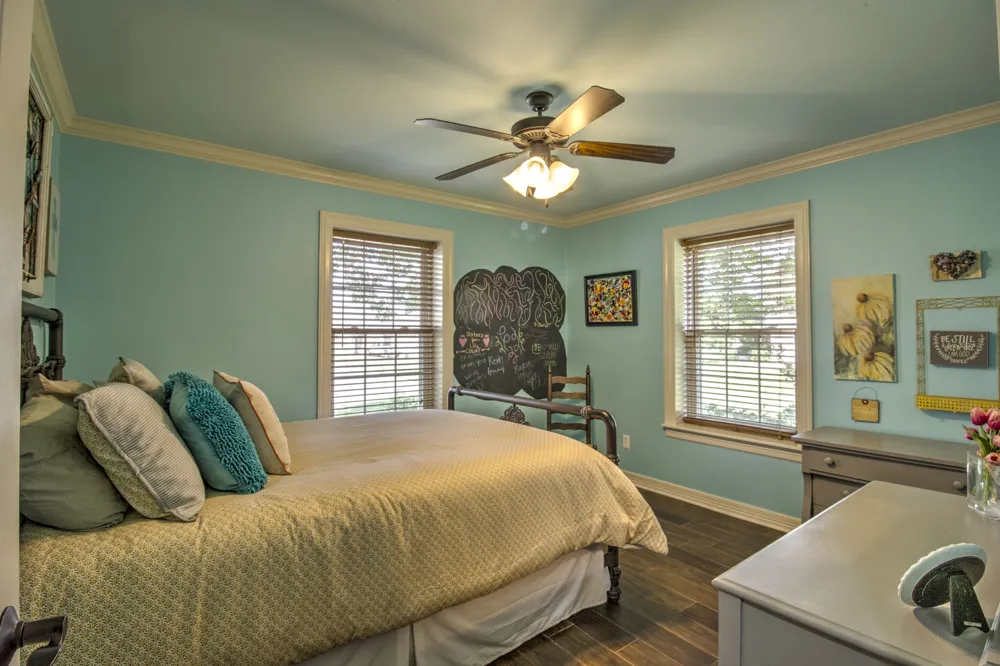 112 Sequoya Drive Lake Kiowa, TX 76240