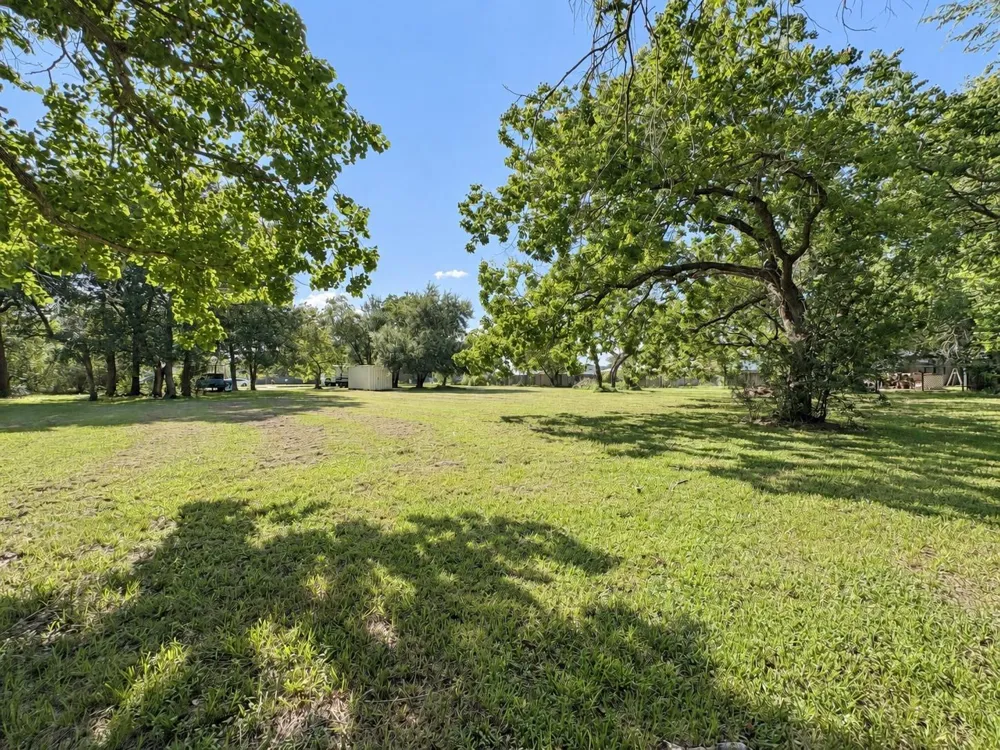 4407 Hiram Brandon Drive Bay City, TX 77414