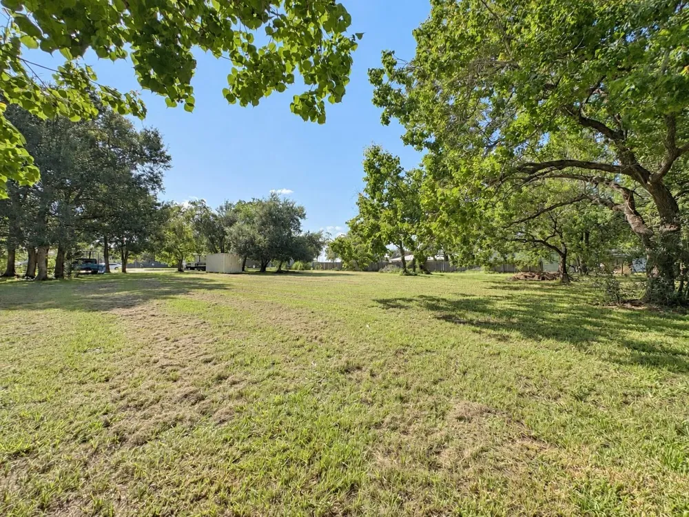 4407 Hiram Brandon Drive Bay City, TX 77414