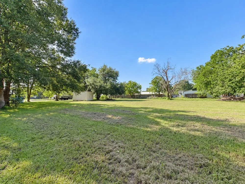 4407 Hiram Brandon Drive Bay City, TX 77414