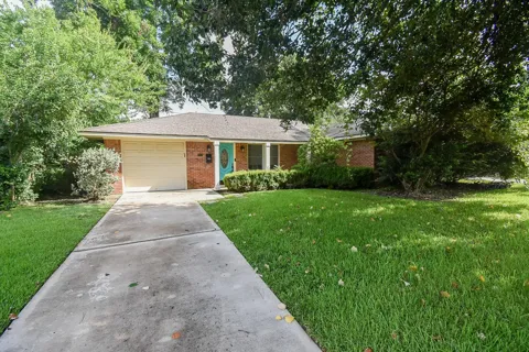 2210 Gardenia Drive