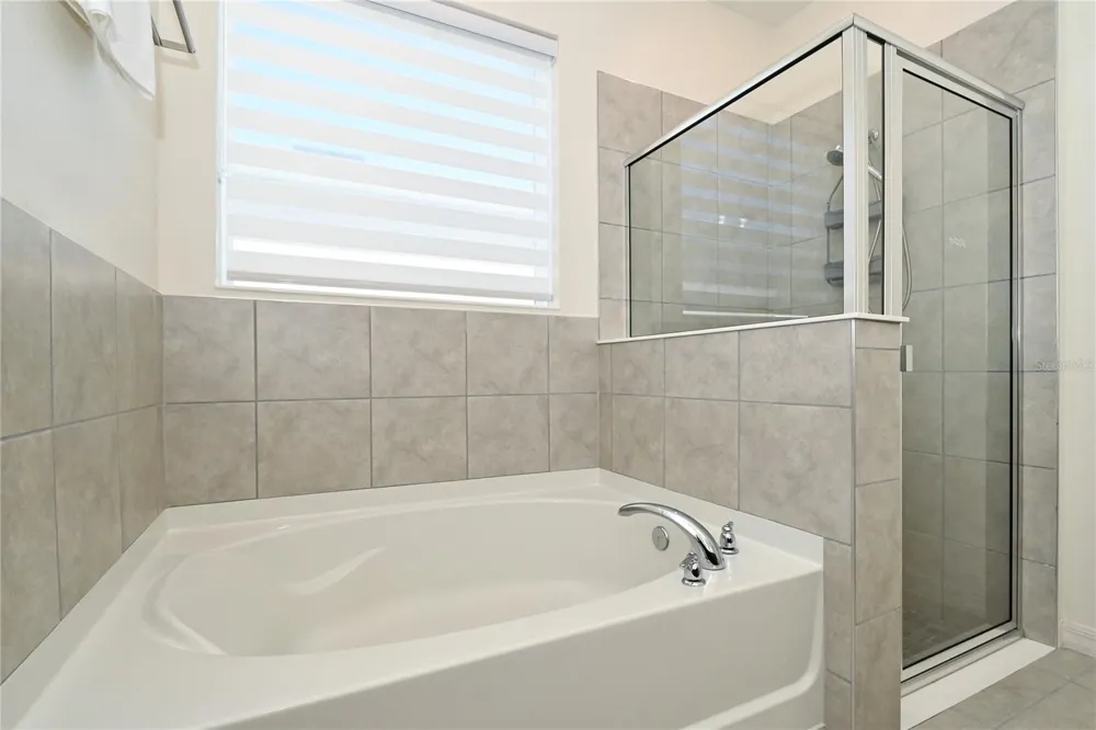 3551 74TH AVENUE CIRCLE E Sarasota, FL 34243