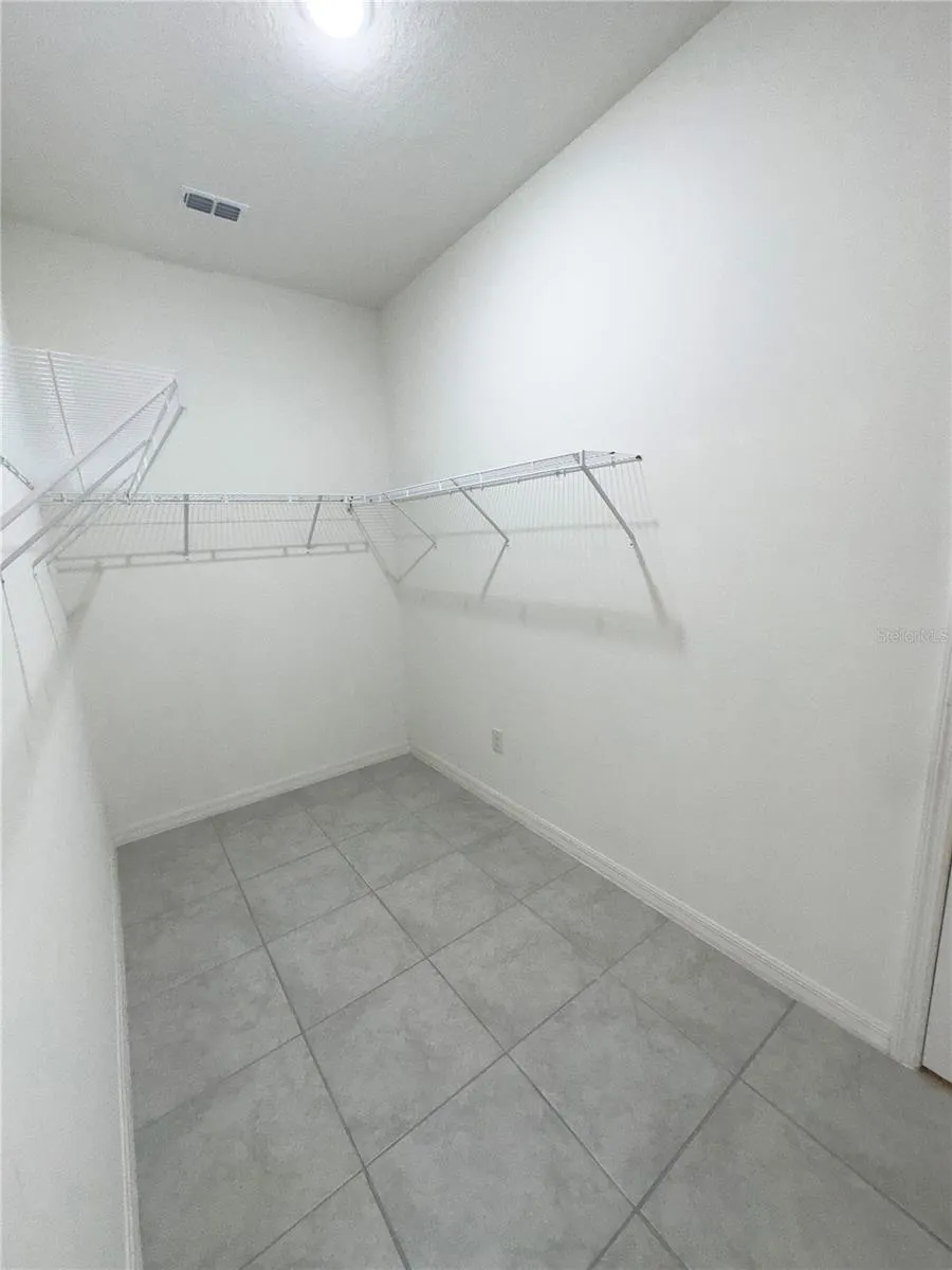 3551 74TH AVENUE CIRCLE E Sarasota, FL 34243