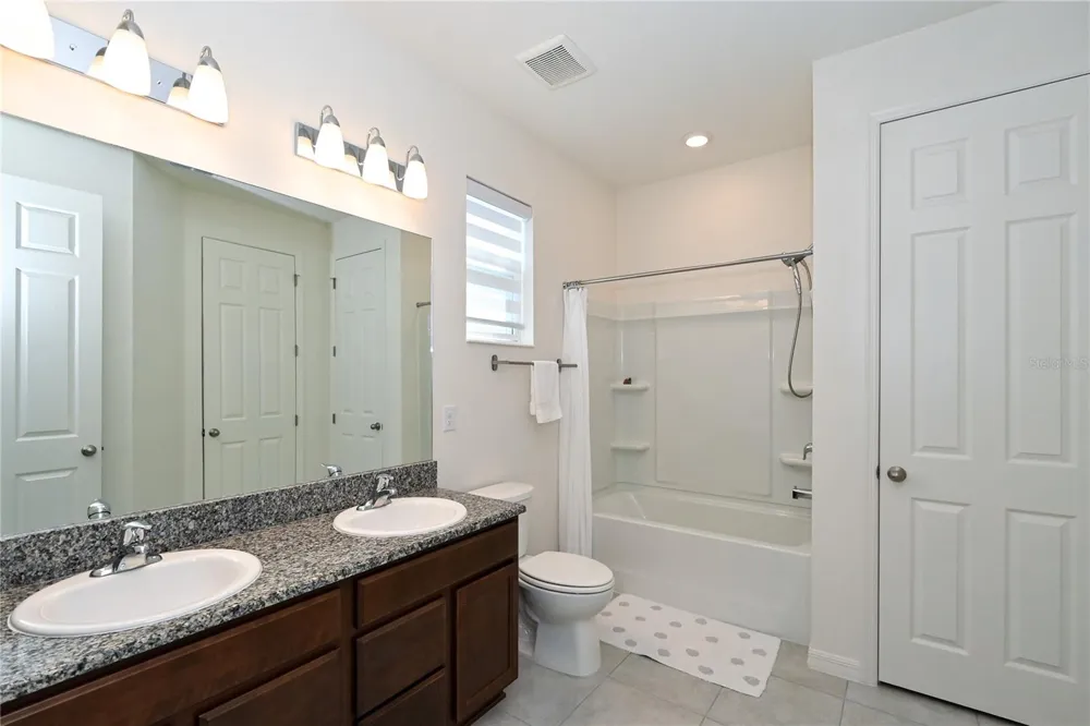 3551 74TH AVENUE CIRCLE E Sarasota, FL 34243