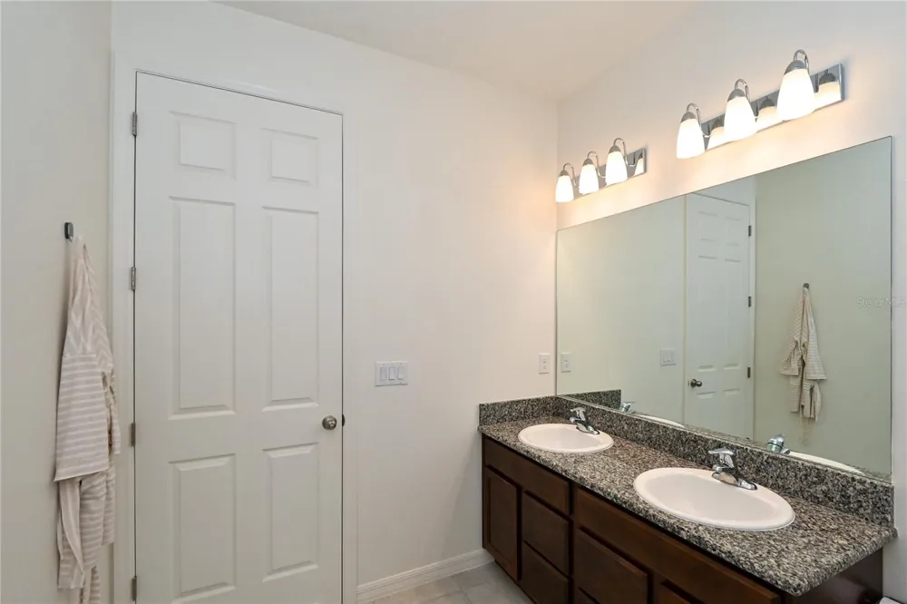 3551 74TH AVENUE CIRCLE E Sarasota, FL 34243
