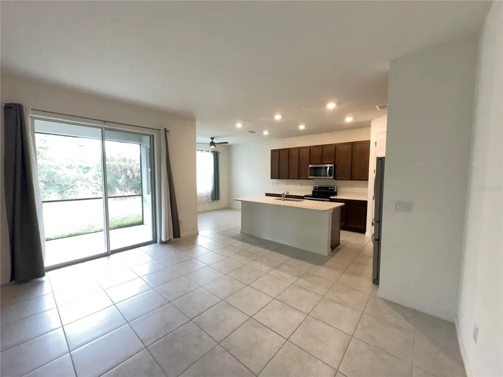 3551 74TH AVENUE CIRCLE E Sarasota, FL 34243