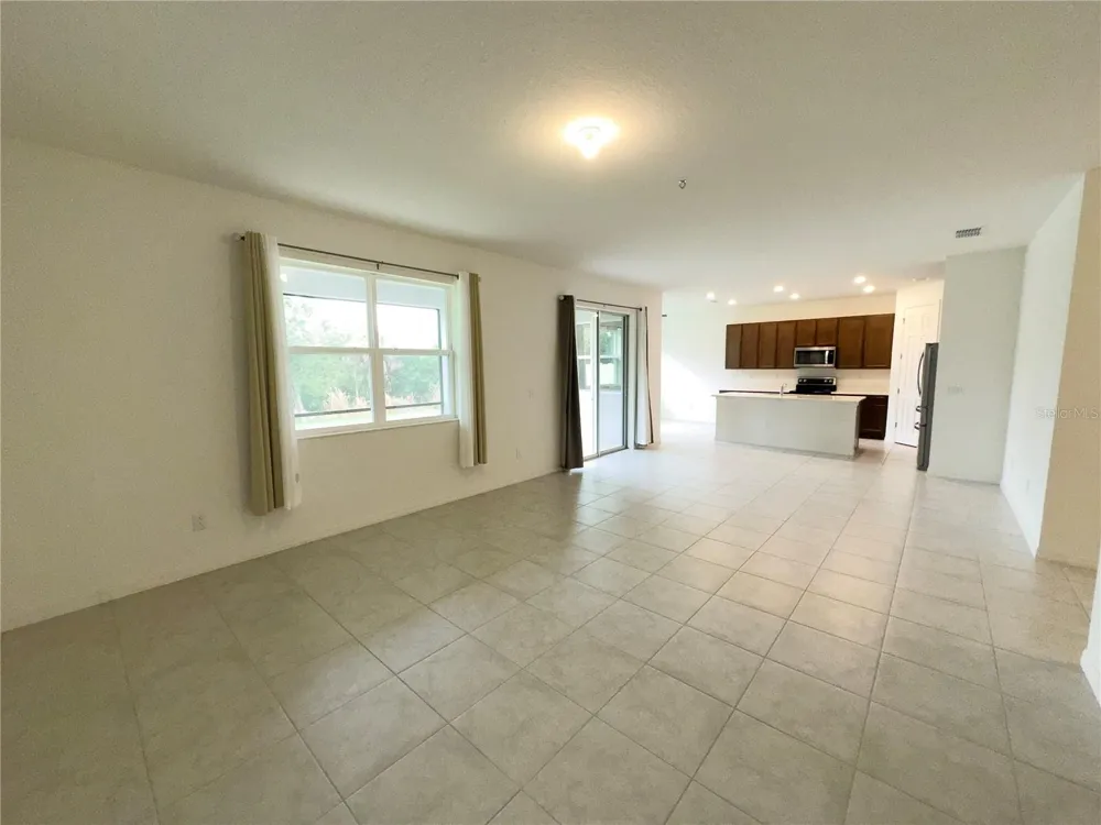 3551 74TH AVENUE CIRCLE E Sarasota, FL 34243
