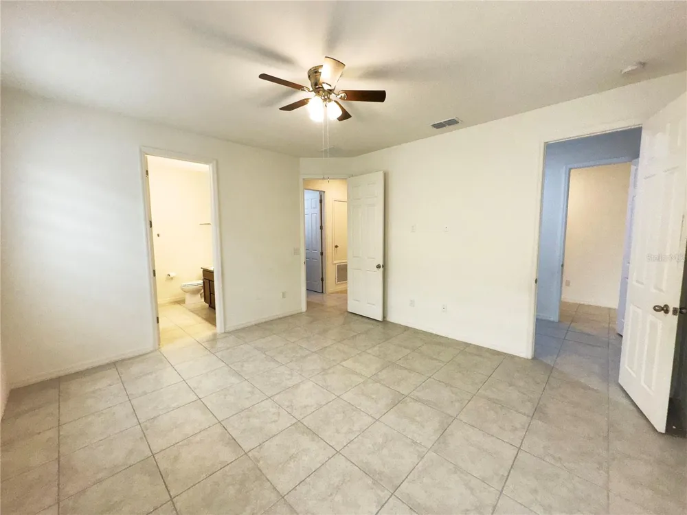 3551 74TH AVENUE CIRCLE E Sarasota, FL 34243