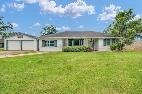 1710 Highway 332 W