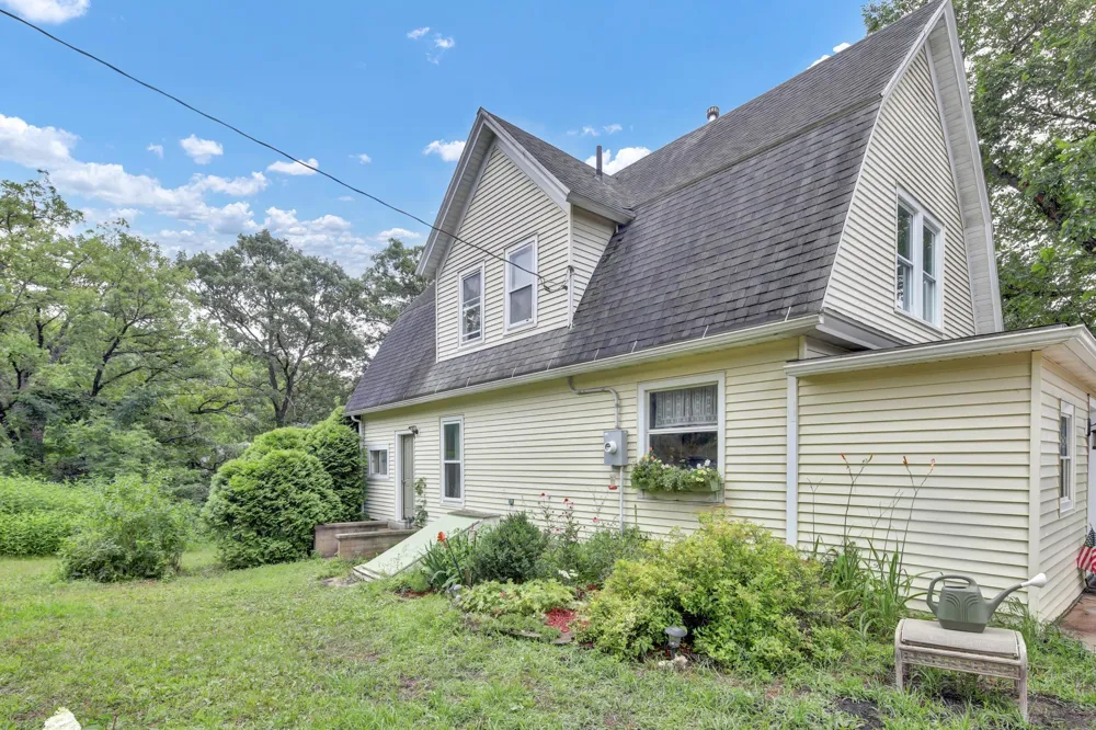 692 School Drive Zumbro Falls, MN 55991