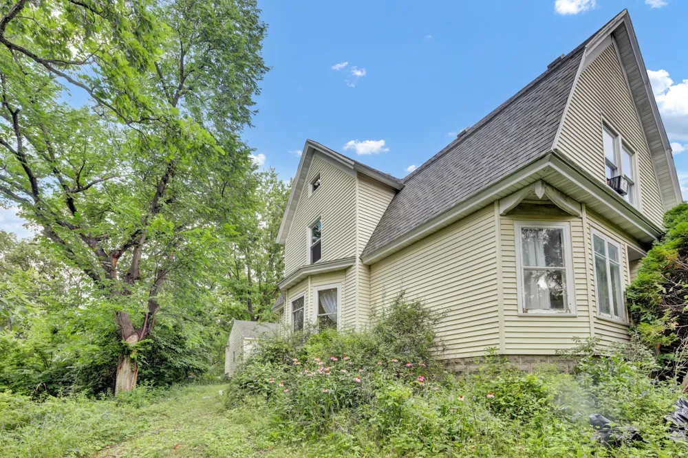 692 School Drive Zumbro Falls, MN 55991