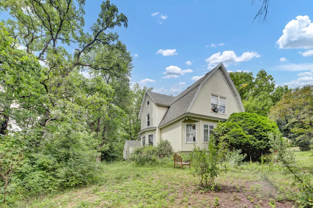692 School Drive Zumbro Falls, MN 55991