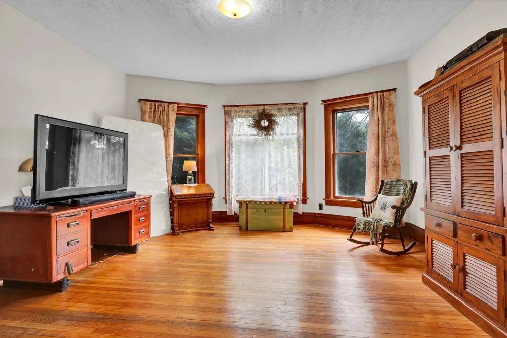 692 School Drive Zumbro Falls, MN 55991
