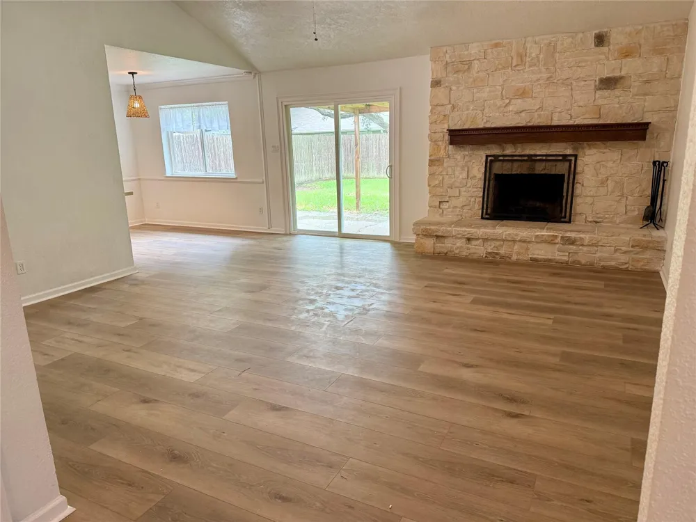 1100 Heron Drive Seabrook, TX 77586