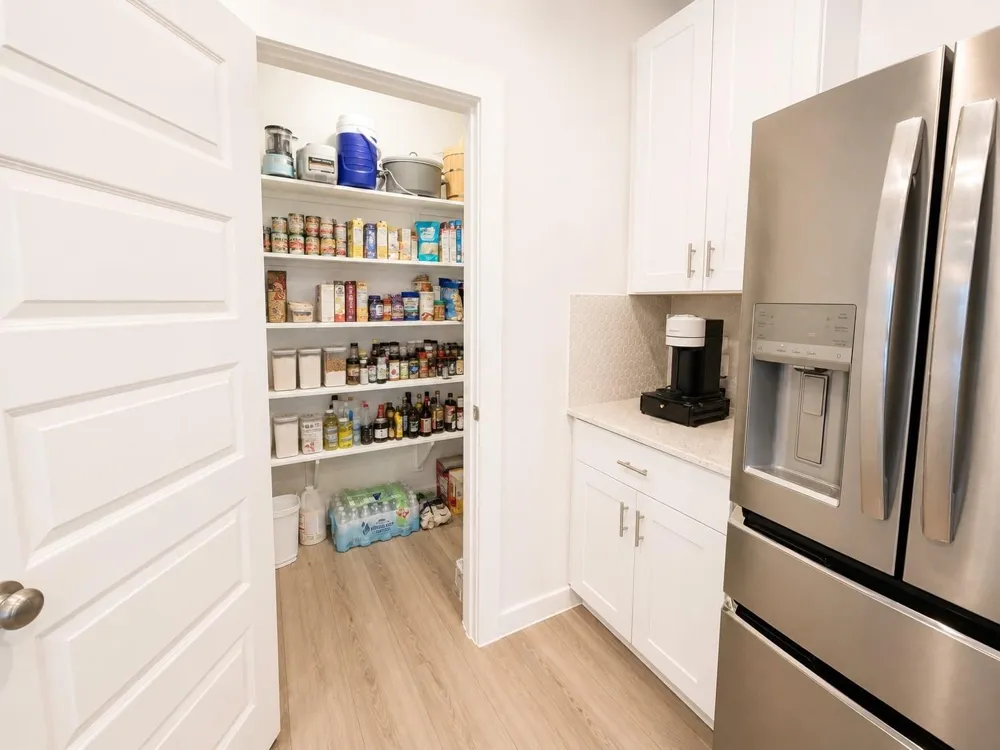 624 Pelican Drive Kemah, TX 77565