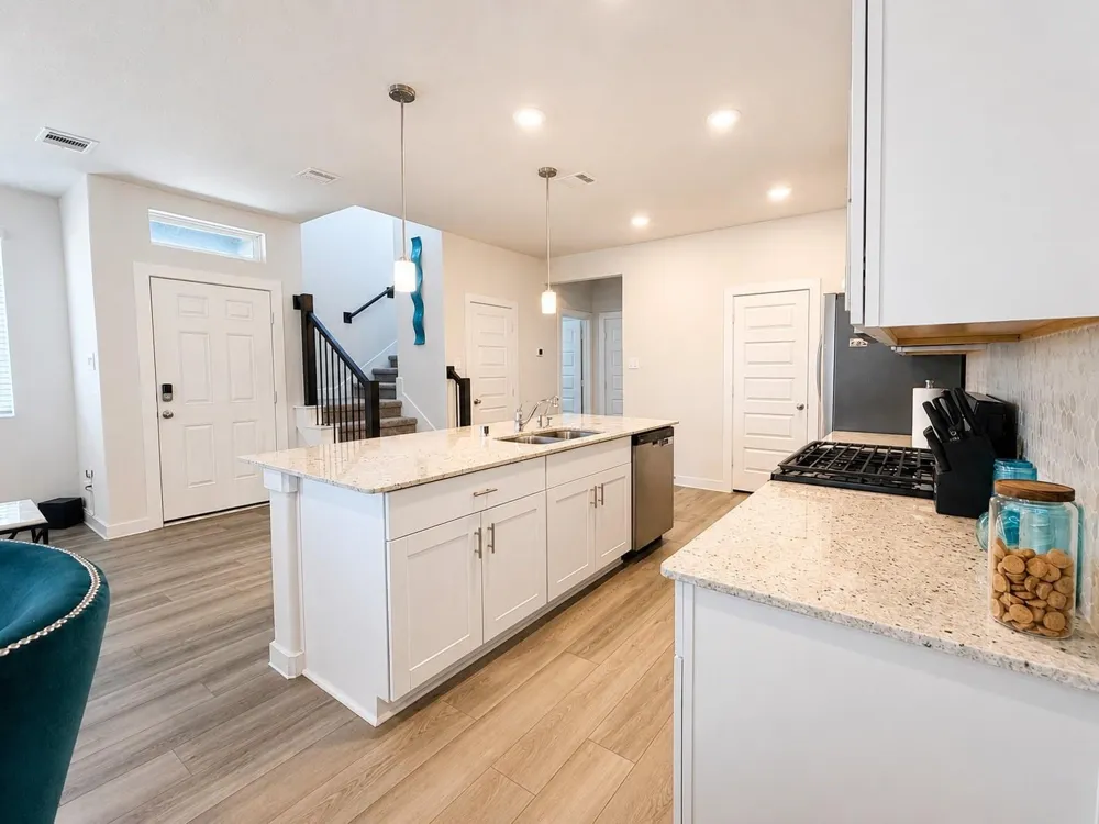 624 Pelican Drive Kemah, TX 77565