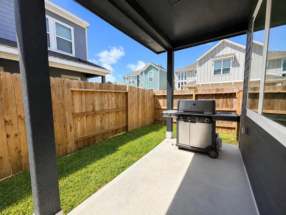624 Pelican Drive Kemah, TX 77565