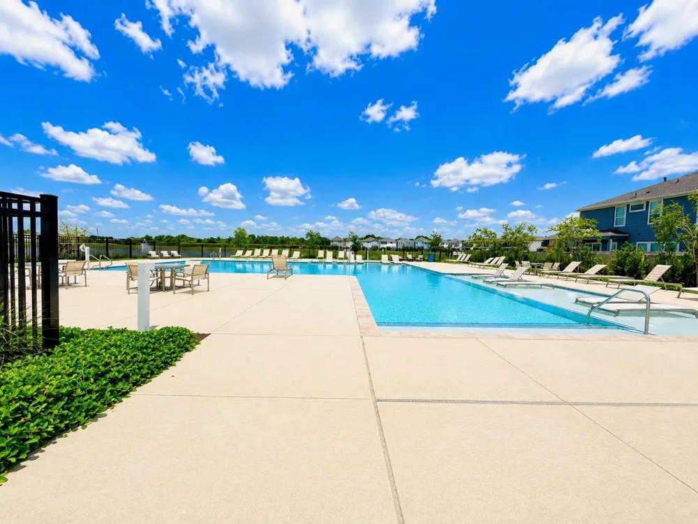 624 Pelican Drive Kemah, TX 77565