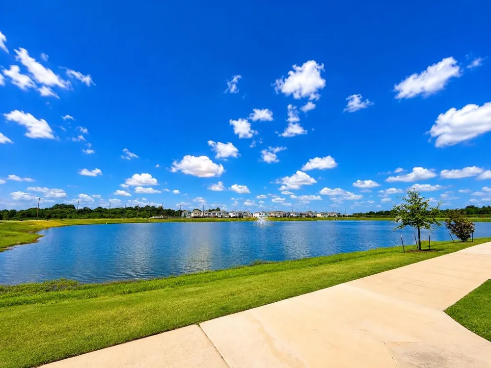 624 Pelican Drive Kemah, TX 77565