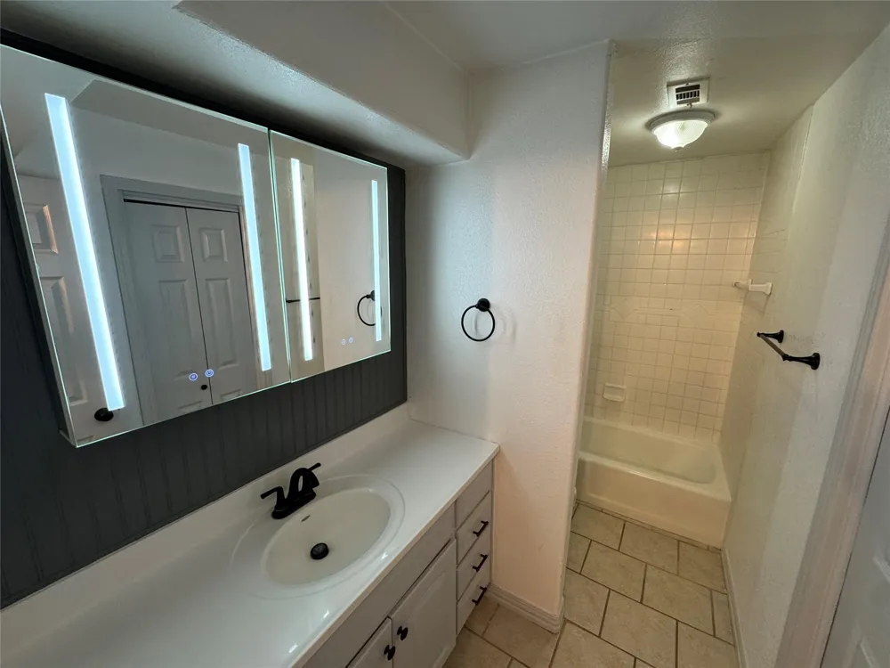12500 Melville #B217 Montgomery, TX 77356