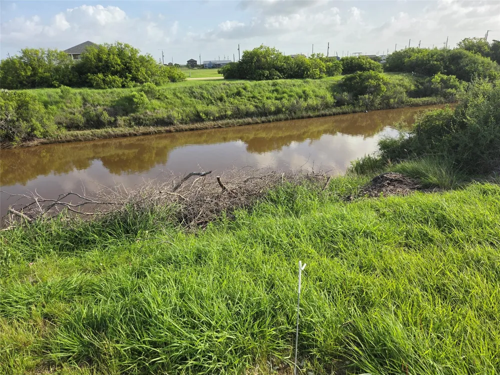 131 Lobster Lane Palacios, TX 77465