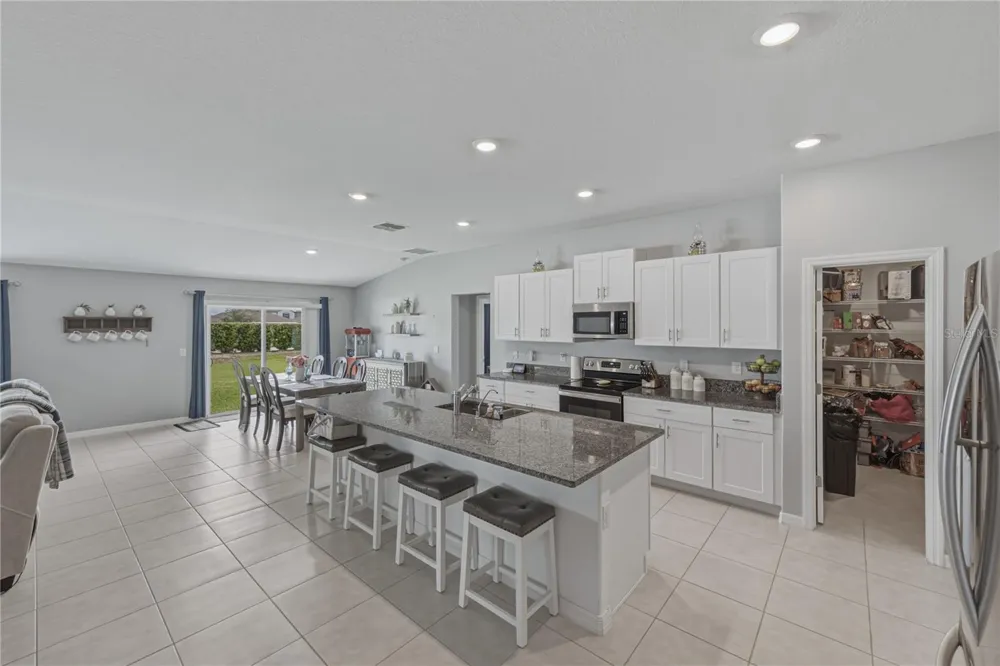2922 FLYING BLACKBIRD ROAD Bartow, FL 33830
