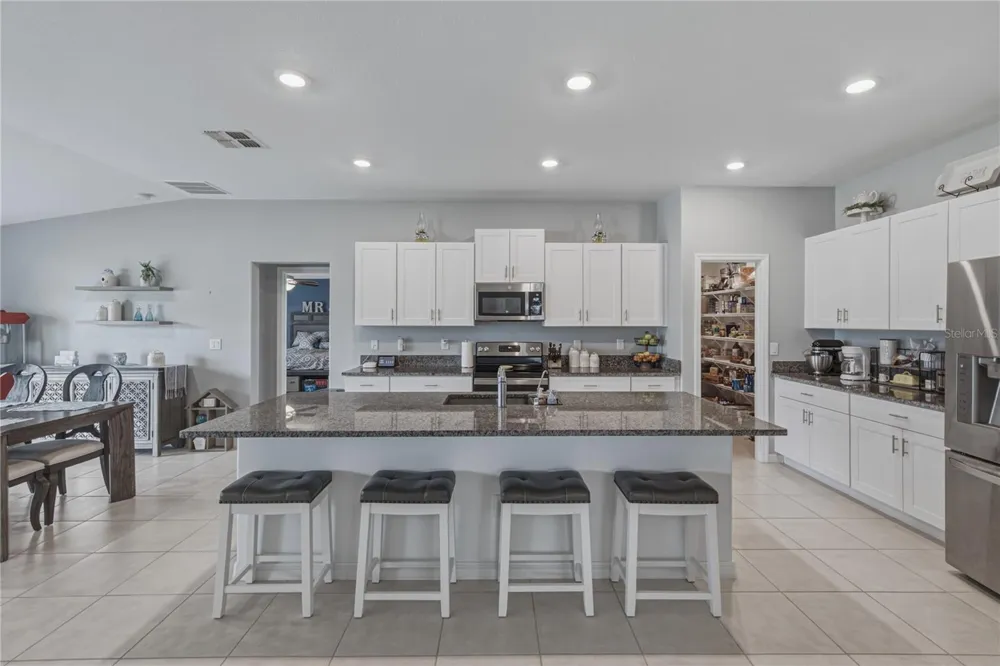 2922 FLYING BLACKBIRD ROAD Bartow, FL 33830