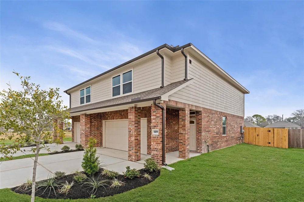 1376 Mixander Way La Porte, TX 77571