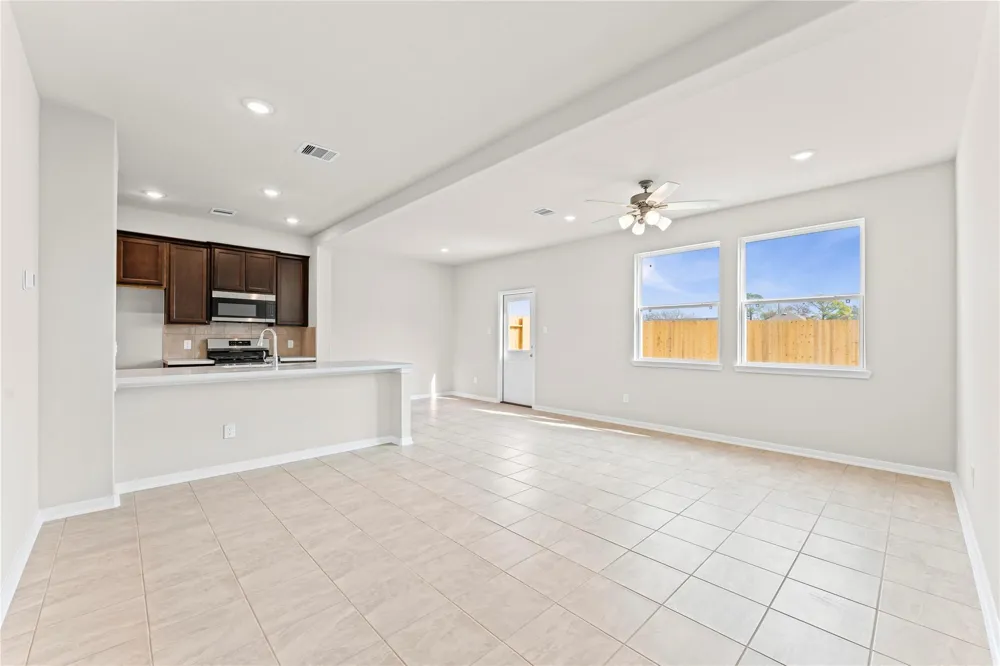 1376 Mixander Way La Porte, TX 77571
