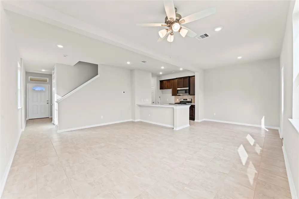 1376 Mixander Way La Porte, TX 77571