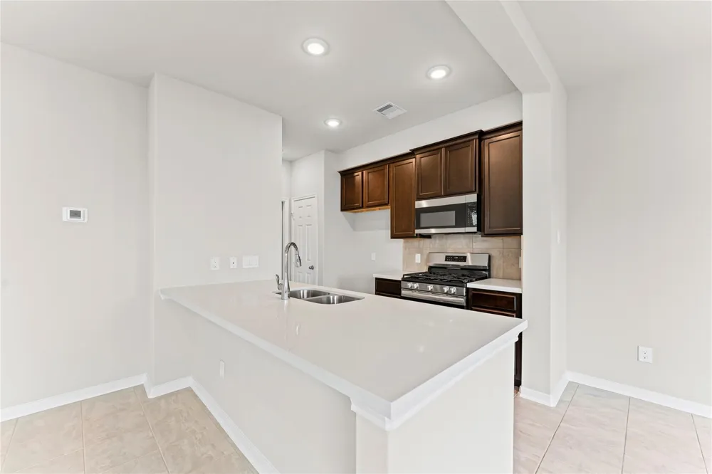 1376 Mixander Way La Porte, TX 77571