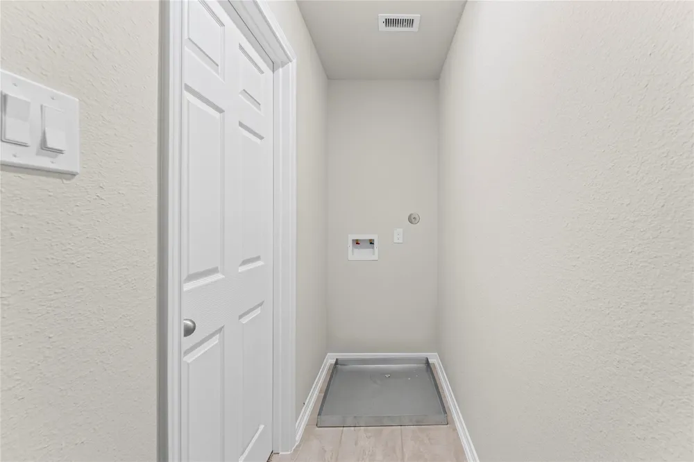 1376 Mixander Way La Porte, TX 77571