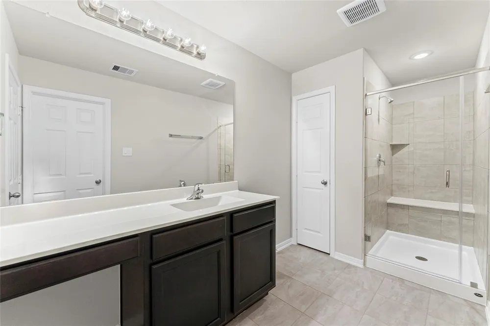 1376 Mixander Way La Porte, TX 77571