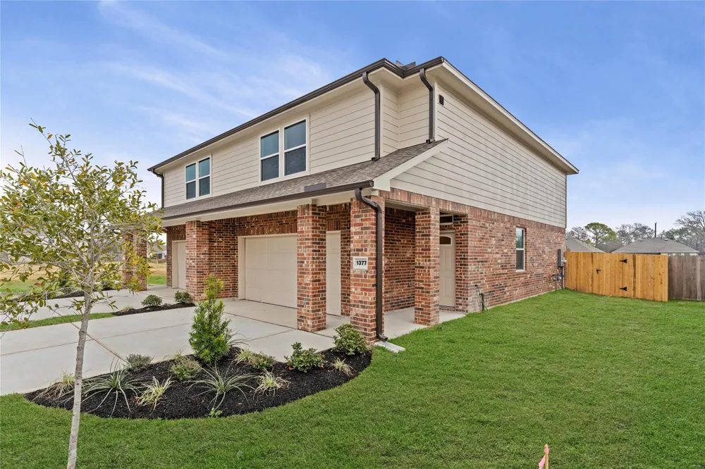 1376 Mixander Way La Porte, TX 77571