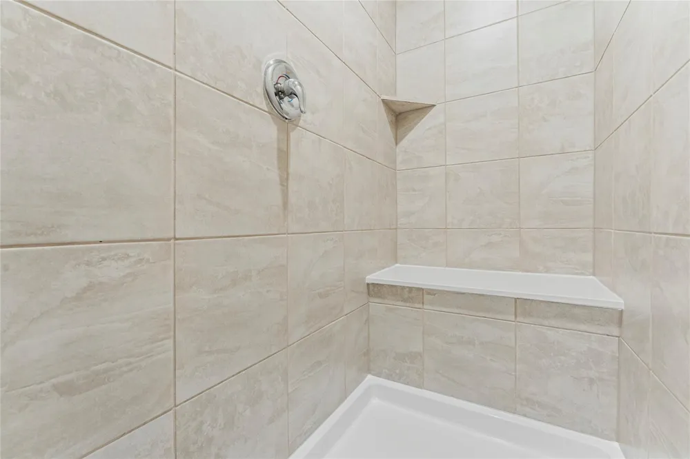 1376 Mixander Way La Porte, TX 77571