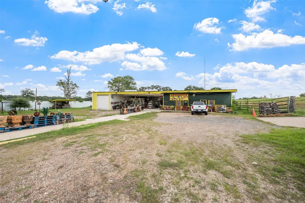 26962 Hwy 6 Hempstead, TX 77445